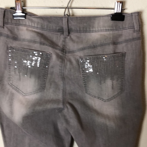 Gray jean jacket with matching jeans by Chico’s Platinum size 1 =M - Picture 9 of 12